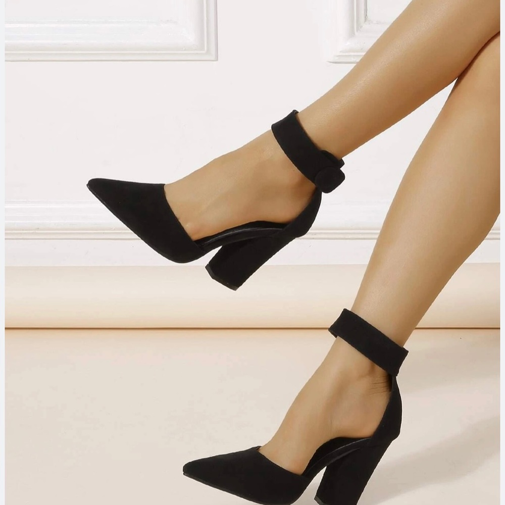 FOREVER 21 Black Ankle Strap Pointed Toe Block Pumps Size  7.5